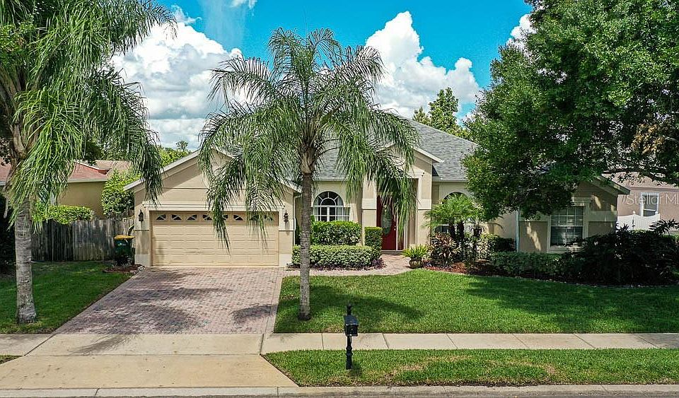 1st image of 934 Arbormoor Pl
