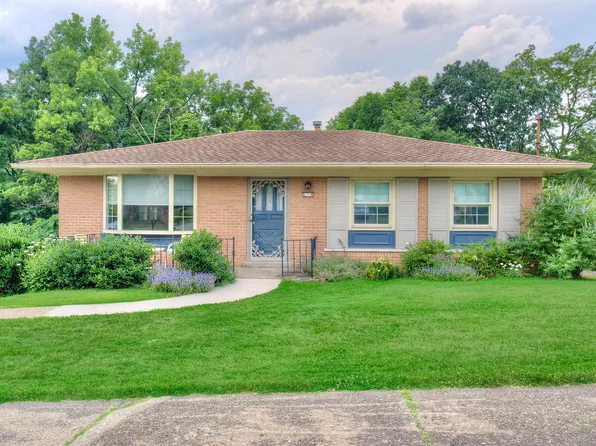 218 Knollwood Dr, Highland Heights, KY 41076