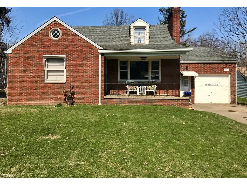 878 Indianola Rd photo 1