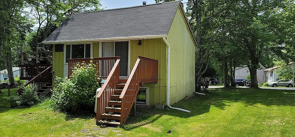 8 James Pl photo 1