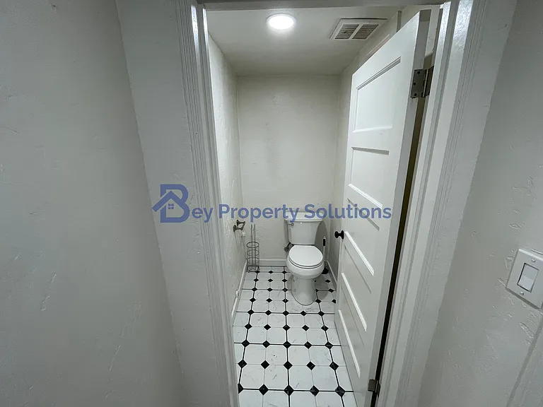 134 Nelson St #D — Photo 10