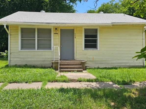 104 Smith St, Hillsboro, TX 76645