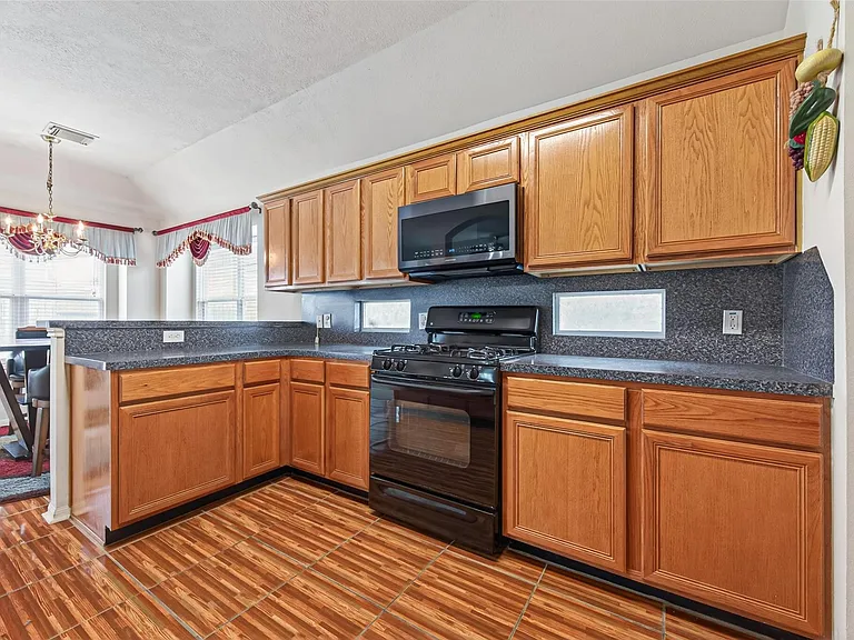 6506 Signal Point Ln — Photo 8