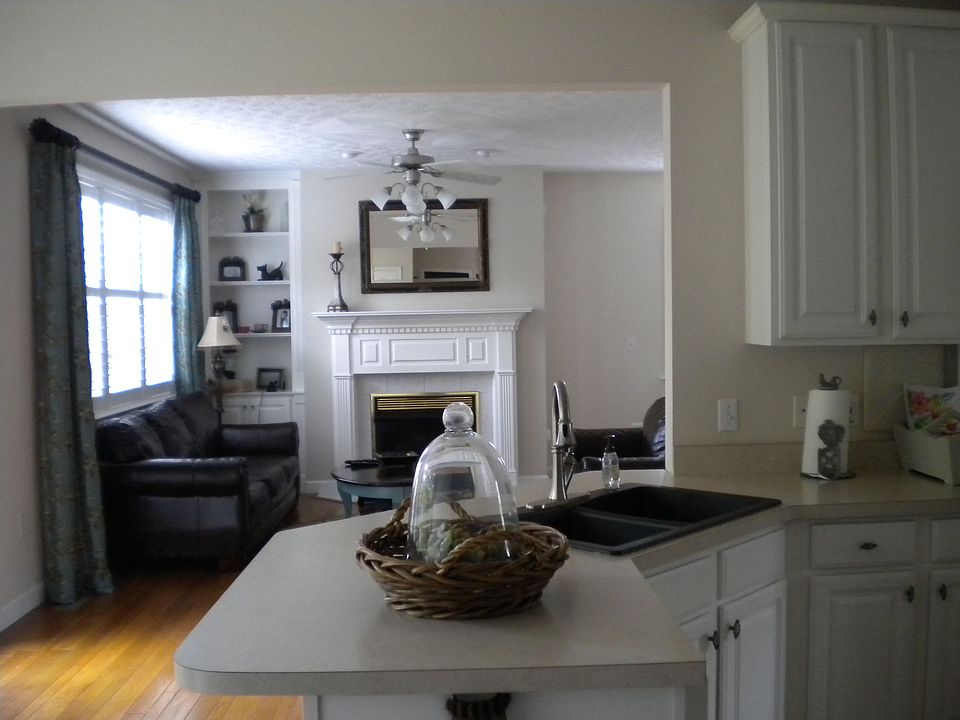 2nd image of 431 Plantation Dr