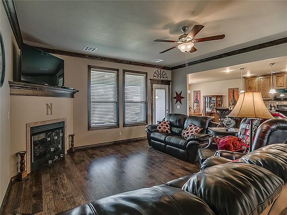 4th image of 507 Willow St