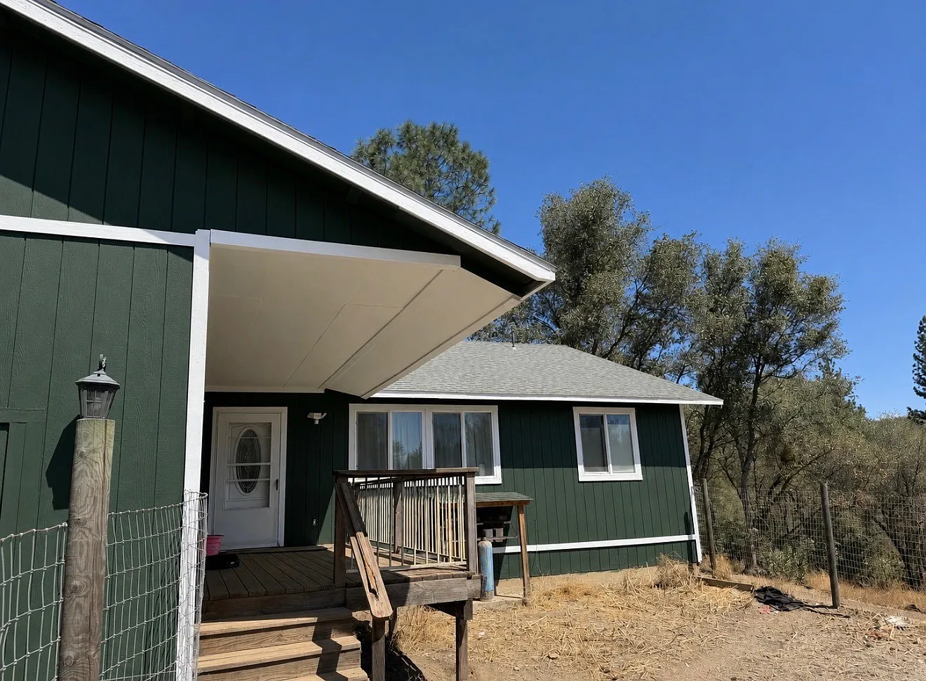 5 bed, 2000 sqft, $2,900 — Photo 2
