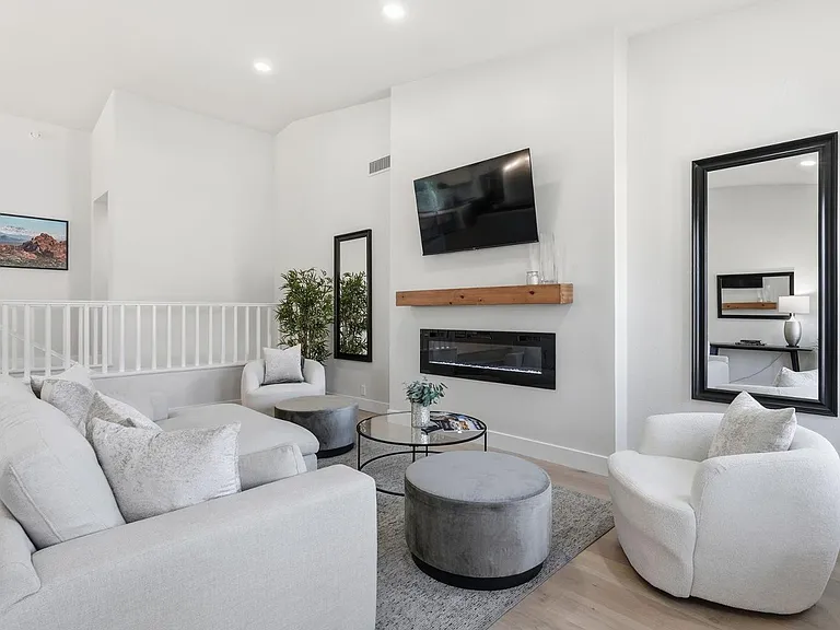 5623 E Claire Dr — Photo 10