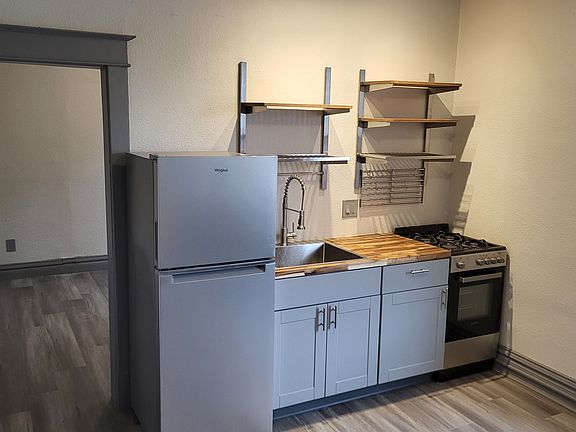 3rd image of 1530 N Pearl St APT 9