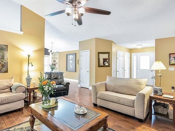 4th image of 1022 Noble Oak Ct