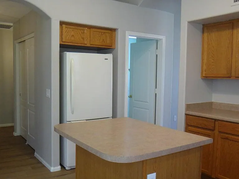 12425 W Missouri Ave — Photo 9