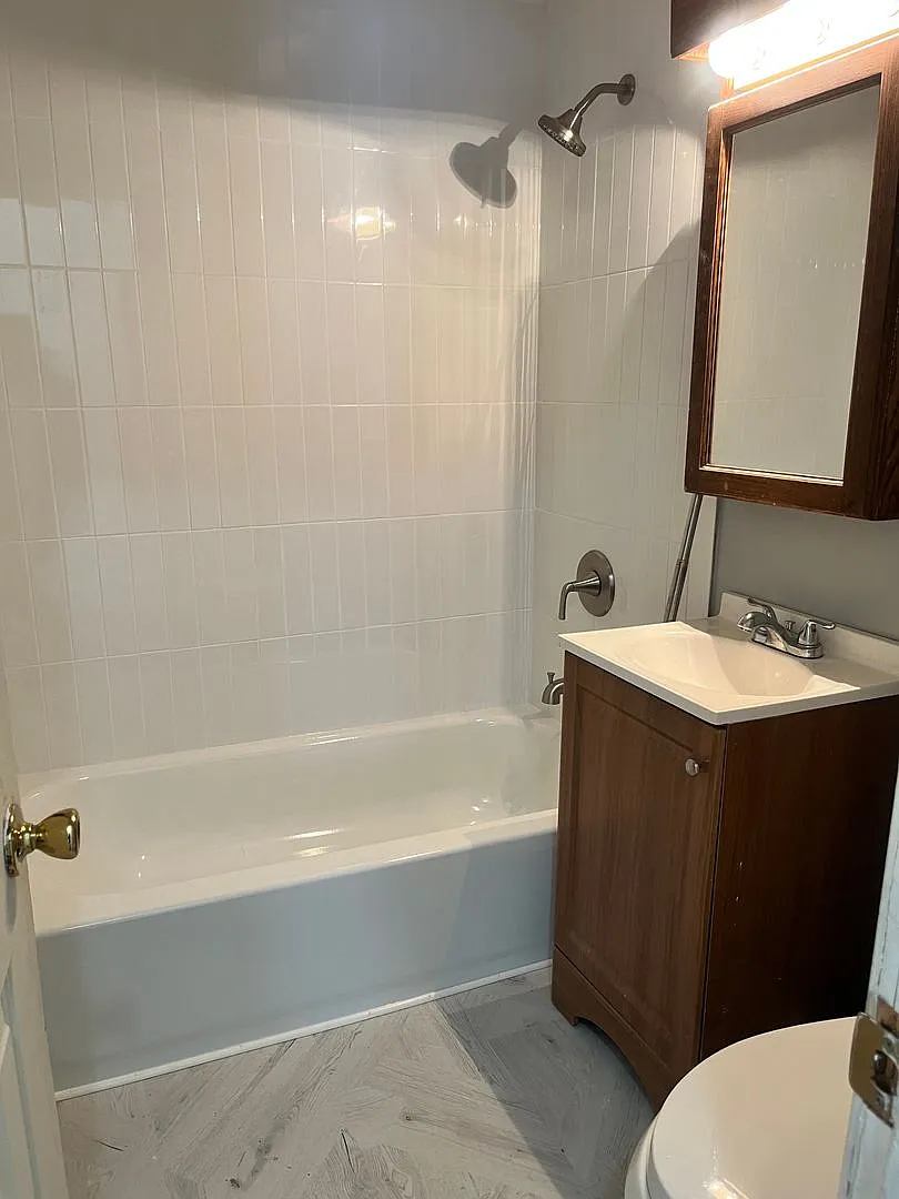 2 Bed, 1 Bath 2nd Fl Rental - Utilites Included In Rent — Photo 4