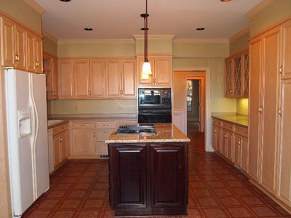 3rd image of 24 Conifer Ln