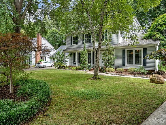 3rd image of 526 Sunnywood Ln