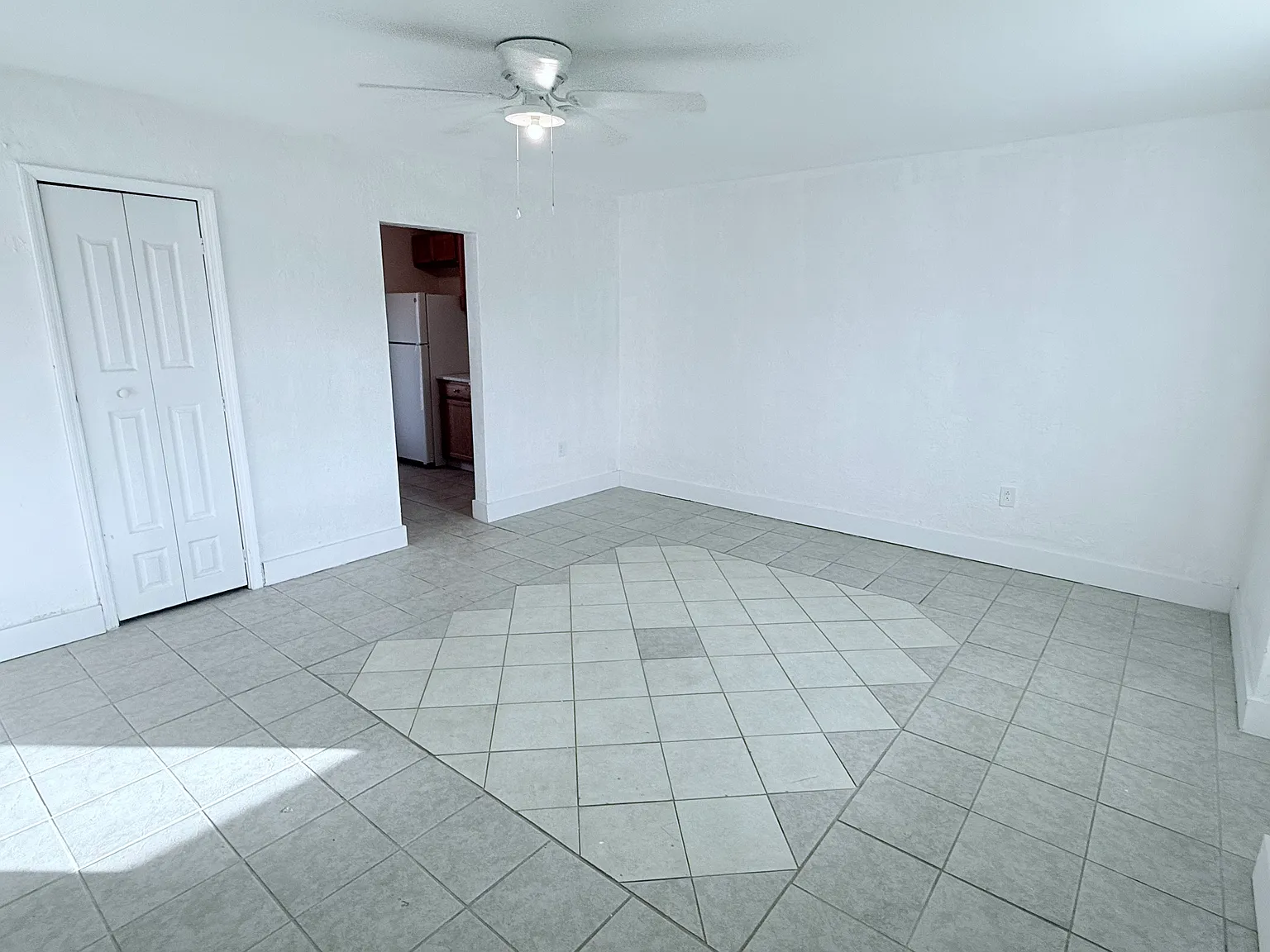 2 bed, 800 sqft, $1,200 — Photo 3