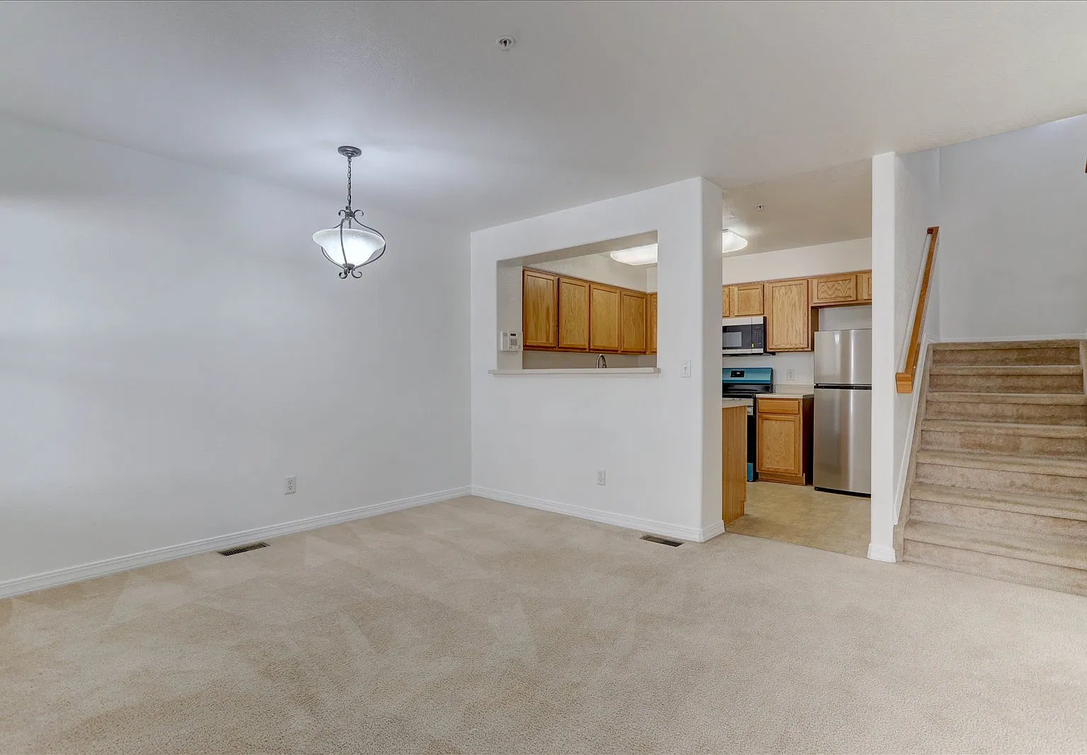 2 bed, 1878 sqft, $2,400 — Photo 3