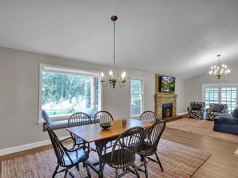 143 Riversedge Dr #3 — Photo 3