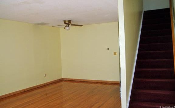 Spacious Living Room with H...