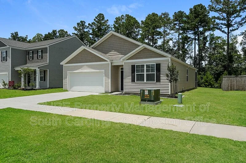 4 bed, 2.0 bath, 1800 sqft, $2,300 — Photo 2