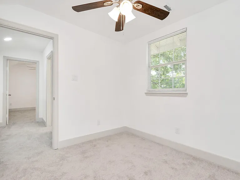 1501 Maiden Ln — Photo 26