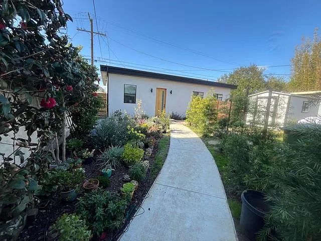12515 Barbara Ave — Photo 3