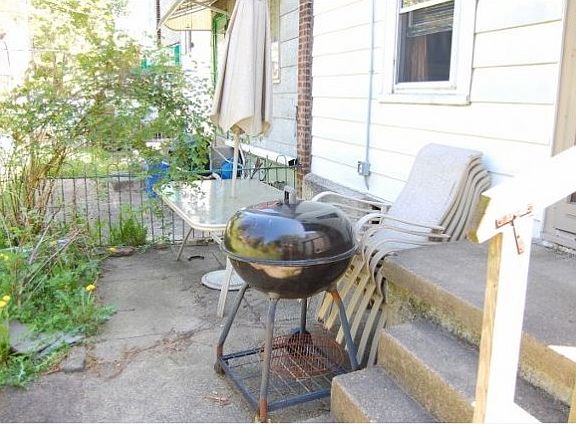 4th image of 307 W Somerville Ave