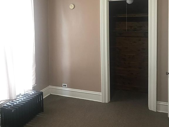 4th image of 322 E Main St APT 1