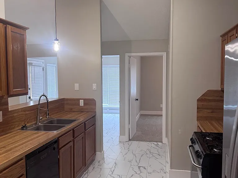 7722 Covington Dr — Photo 13