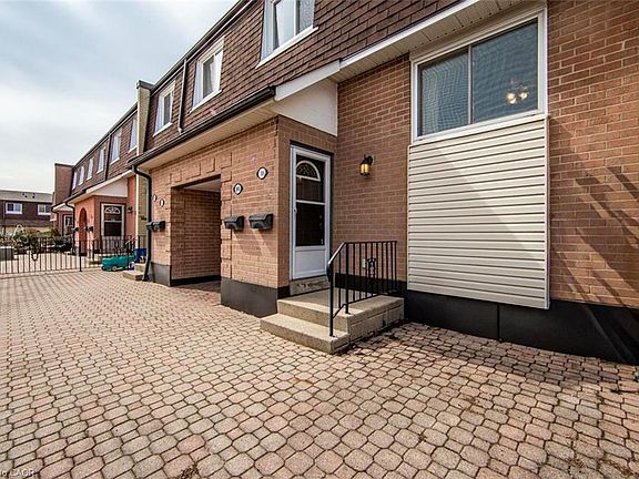 2nd image of 2170 Bromsgrove Rd #186