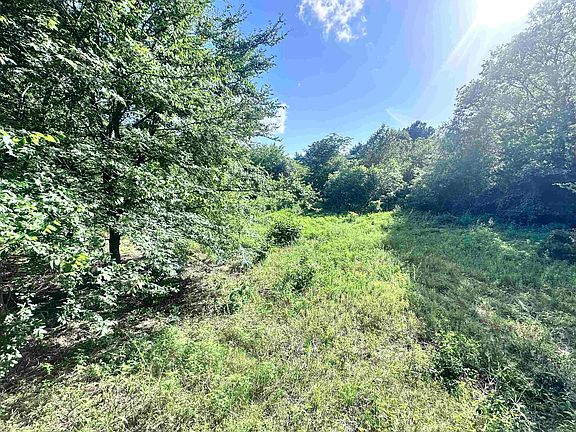 3rd image of Cherokee Trce