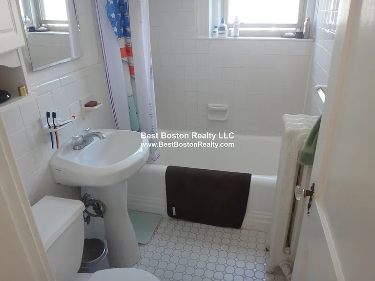 91 Trowbridge St #23 — Photo 8