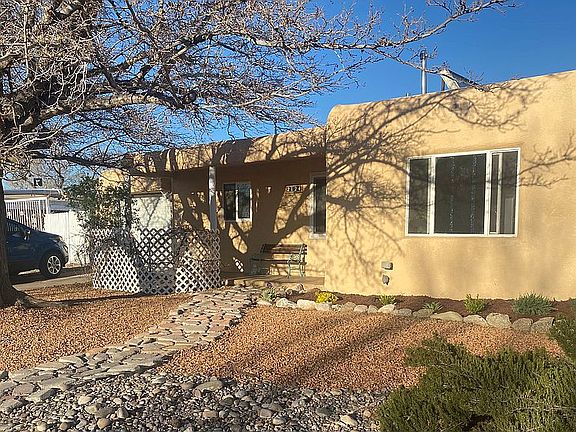 3rd image of 2124 La Veta Dr NE