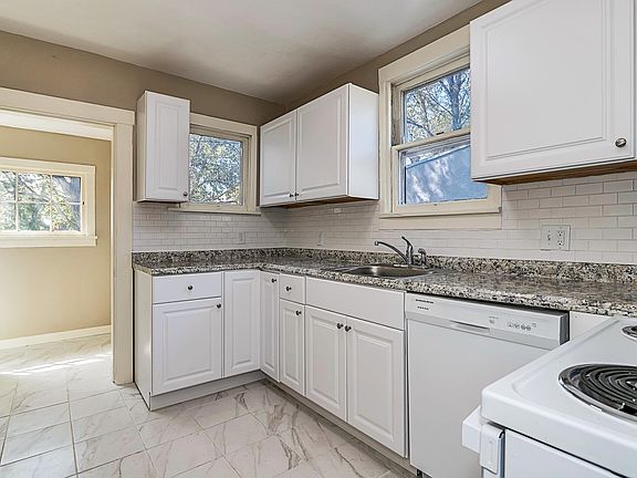 5th image of 411 E Dale St