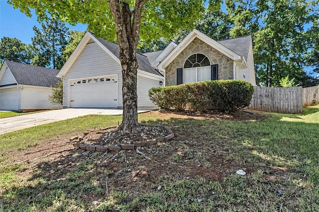 3 bed, 2.0 bath, $2,000 — Photo 3