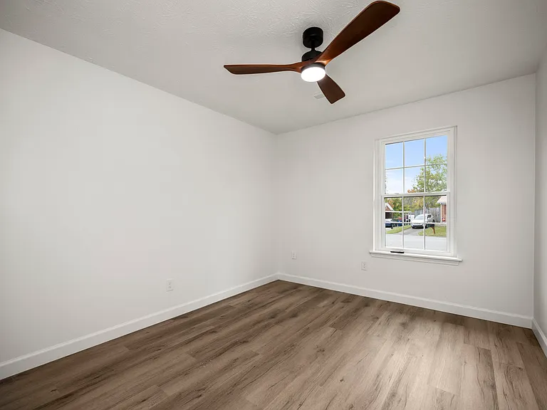 113 Locker Ct — Photo 14