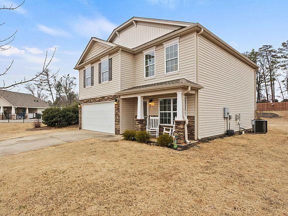 3rd image of 213 Golden Bear Walk