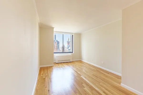 Rented by Stonehenge NYC LLC | media 7