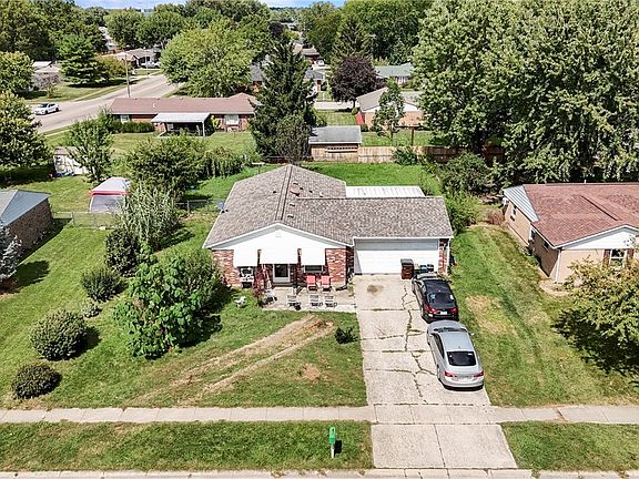 2nd image of 404 E Lexington Rd