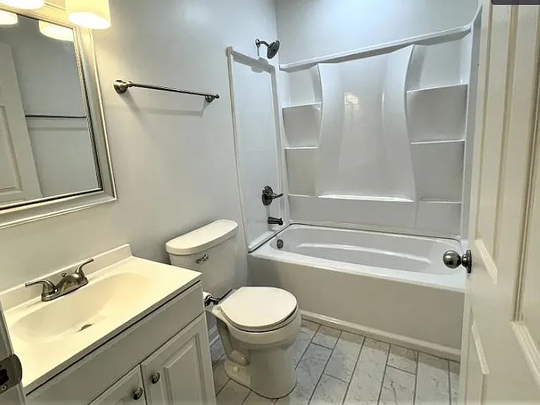 625 Midway Ave — Photo 7