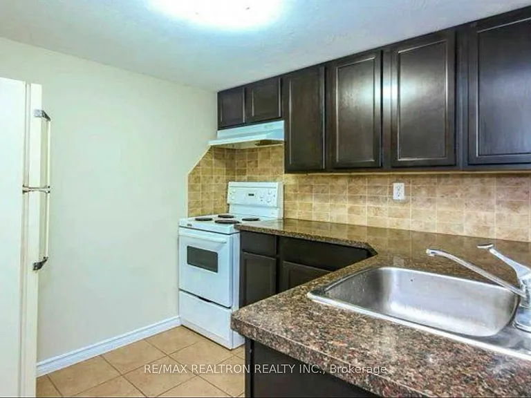 397 Browndale Cres #BASEMENT — Photo 2