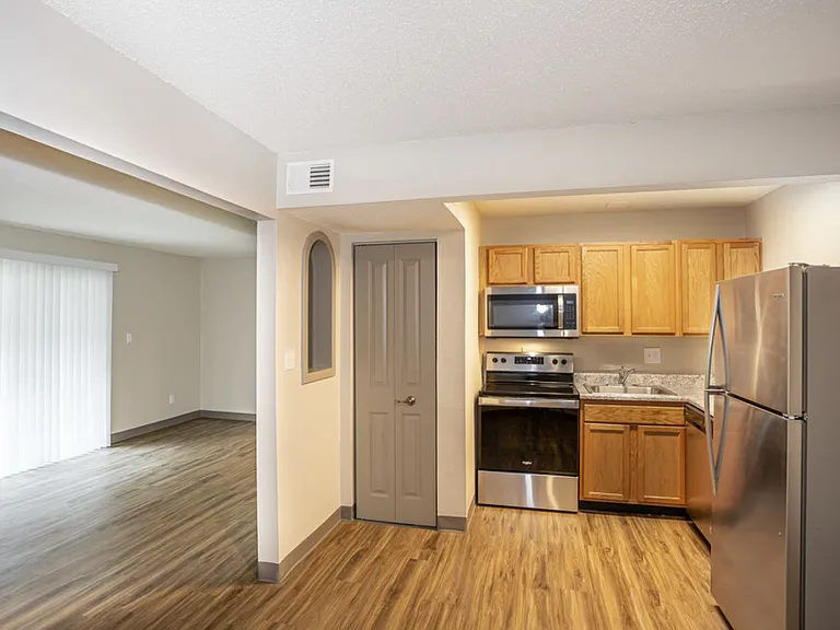 217 W Broadway — Photo 1