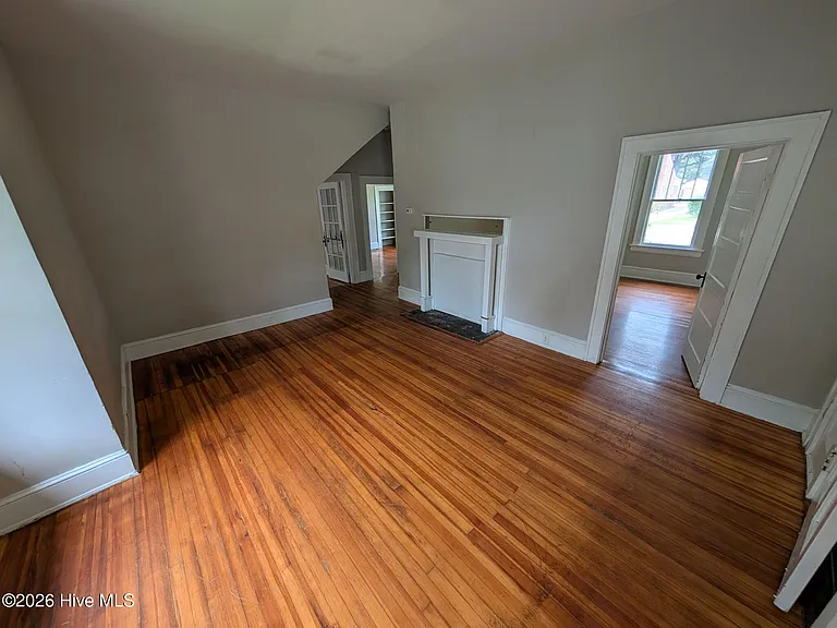 209 Warren St W #A — Photo 2