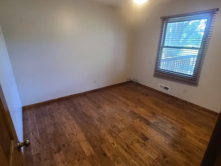 Upstairs Bedroom #2