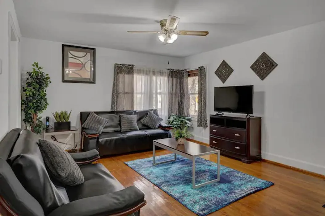 1 bed, 800 sqft, $2,250 — Photo 1
