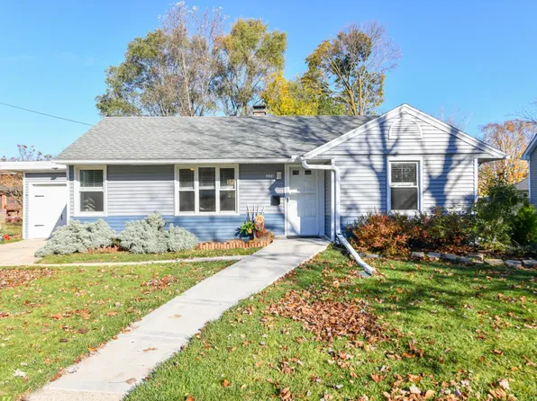 1038 West Highland STREET, Whitewater, WI 53190