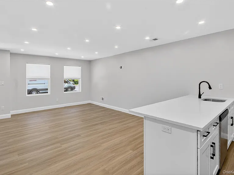 287 Delaware Ave — Photo 8
