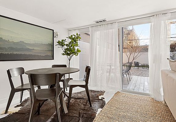 4th image of 398 Wythe Ave #1