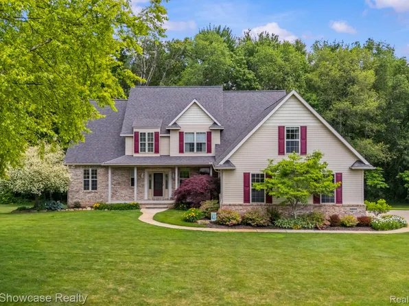 5580 Birch Ln, Davisburg, MI 48350