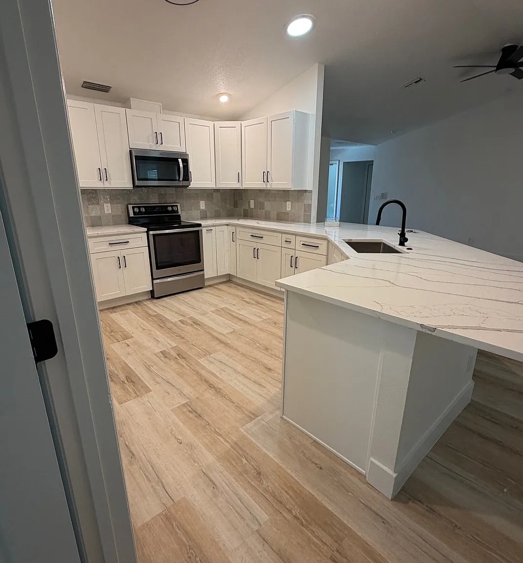 939 Dora Ave — Photo 1