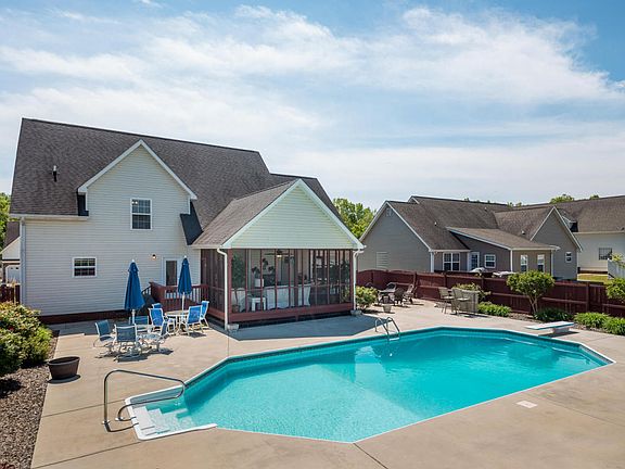 4th image of 389 Big Creek Ln