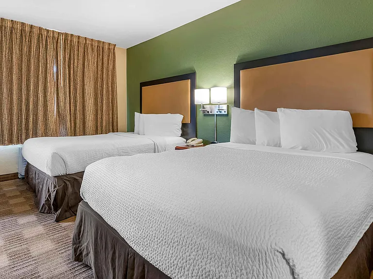 Deluxe Studio - 2 Full Beds